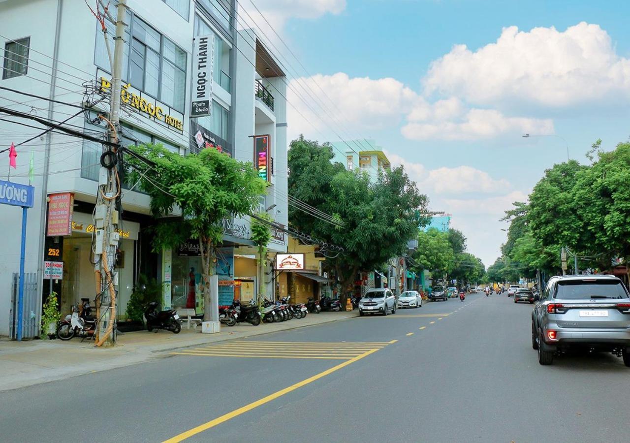 Отель Khach San Pho Ngoc Нячанг Экстерьер фото